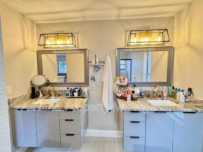 Building Photo - 15912 Indian Wells Ct