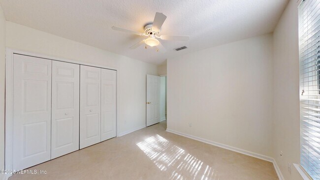 Building Photo - 10061 Vineyard Lake Rd E