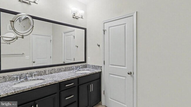 Building Photo - 43031 Foxtrail Woods Terrace