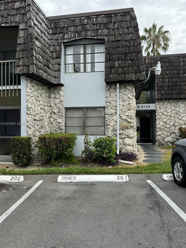 Building Photo - 3123 Oakland Shores Dr