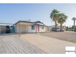 Building Photo - Discover this inviting 3/2 Phoenix House P...