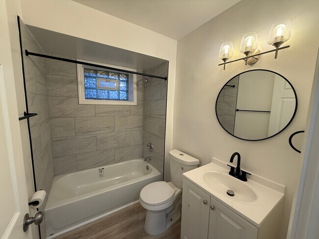 Building Photo - Kirkup Ave