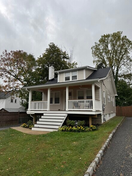 Building Photo - 5 Kenwood Ave