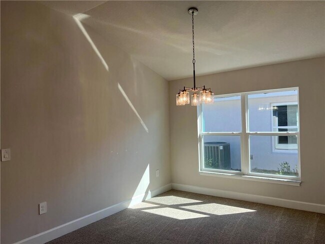 Building Photo - 5317 Vespera St