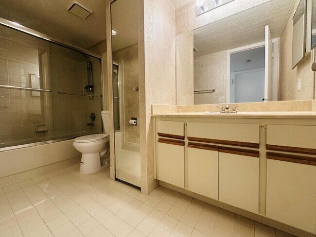 Building Photo - 8559 Boca Rio Dr