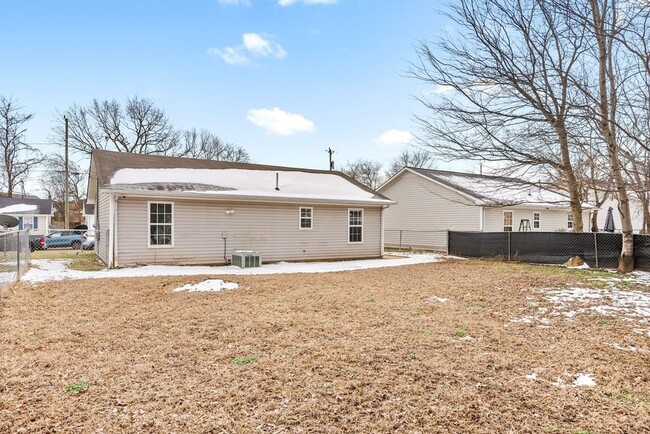 Building Photo - 1042 Shadow Ridge Ave