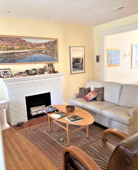 Living Room - 2926 Wyman Pky