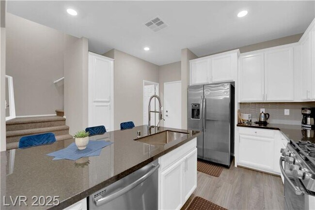 Building Photo - GORGEOUS FURNISHED TOWNHOME IN SUMMERLIN!!!