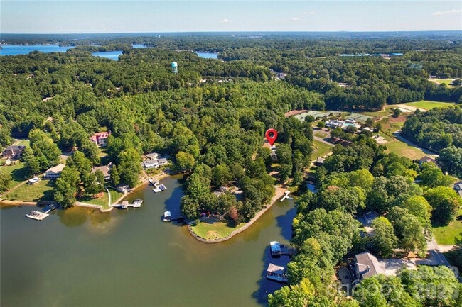 Building Photo - 111 Farmington Ln