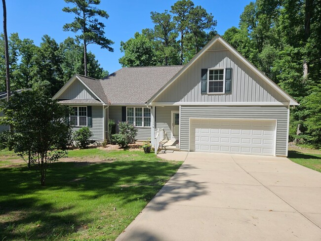 Primary Photo - NEW LISTING!!!!!