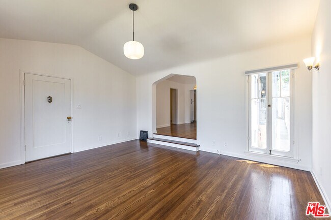 Building Photo - 650 Maltman Ave