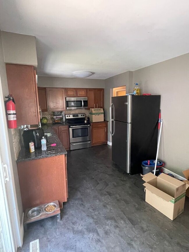 Building Photo - 2223 Humphrey St