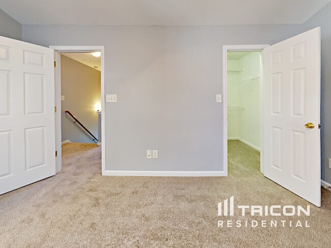 Building Photo - 3014 Great Falls Dr