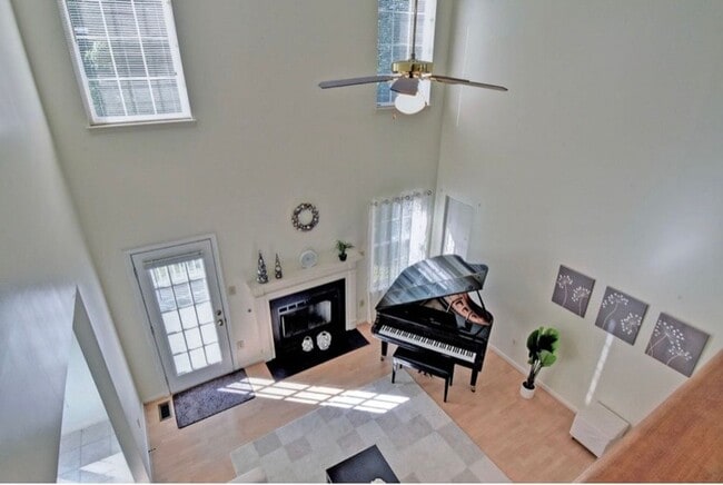 Building Photo - 110 Bugle Ct