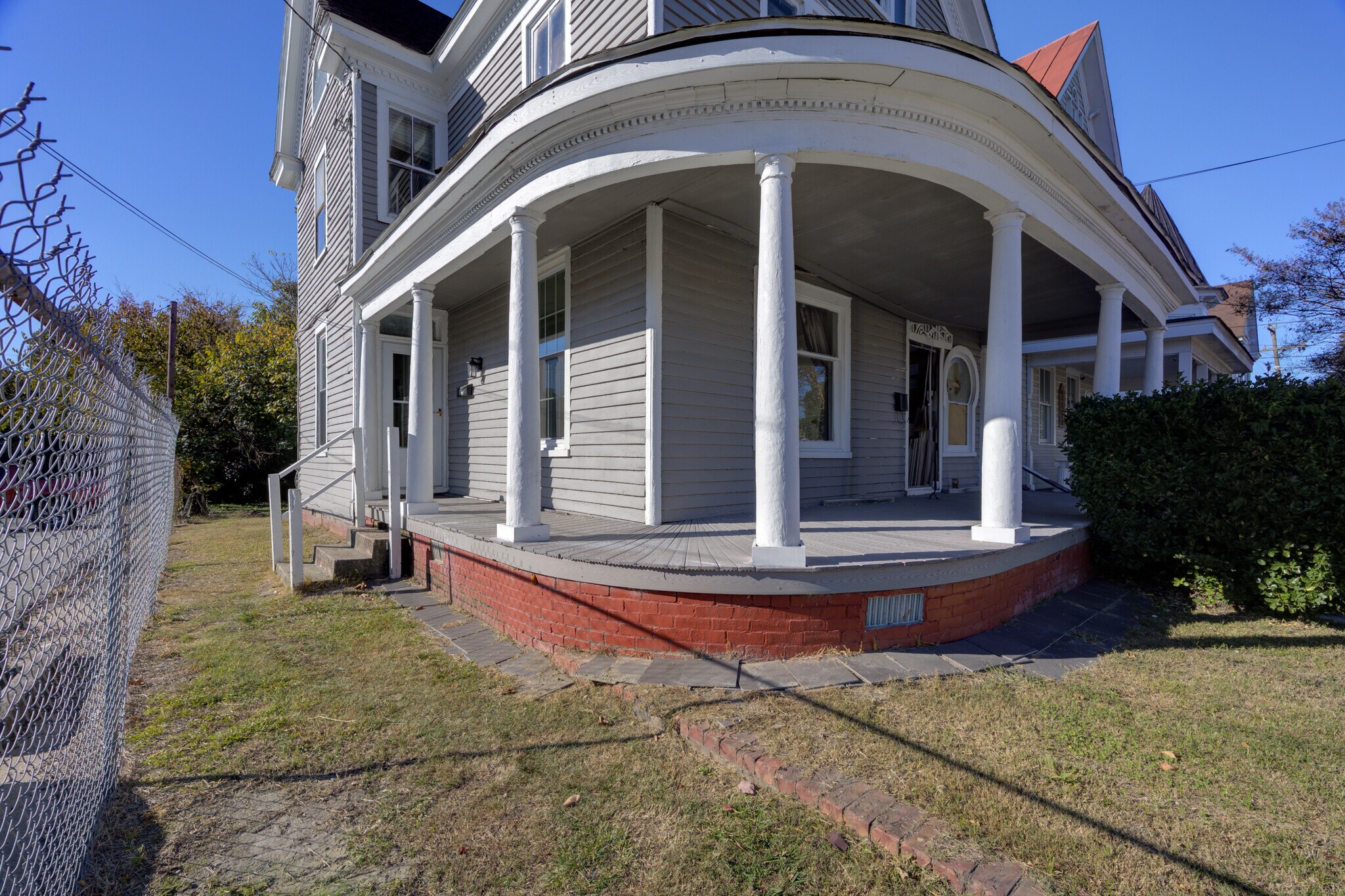 Building Photo - 127 Clay St