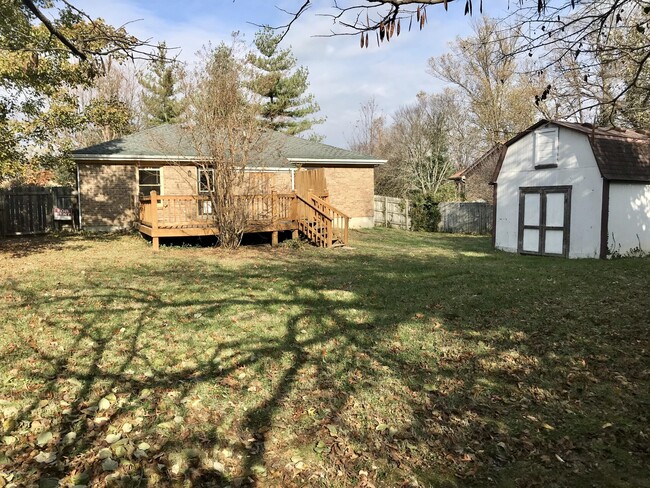 Building Photo - 501 Oak Leaf Dr