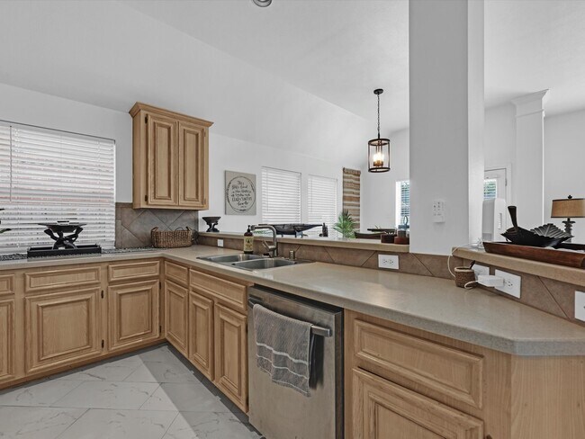 Building Photo - 5805 Windy Knoll Ln