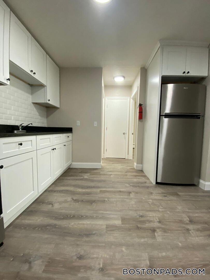 Building Photo - 24 Waugh St