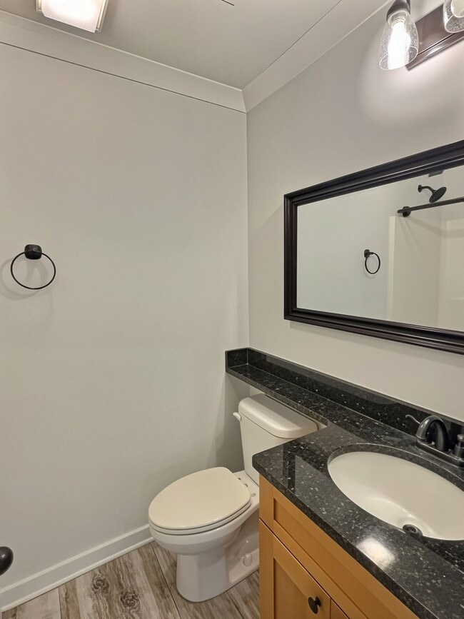 Building Photo - 3/2 Coastal Cottage in Golf Cart District | Ocean Springs School District