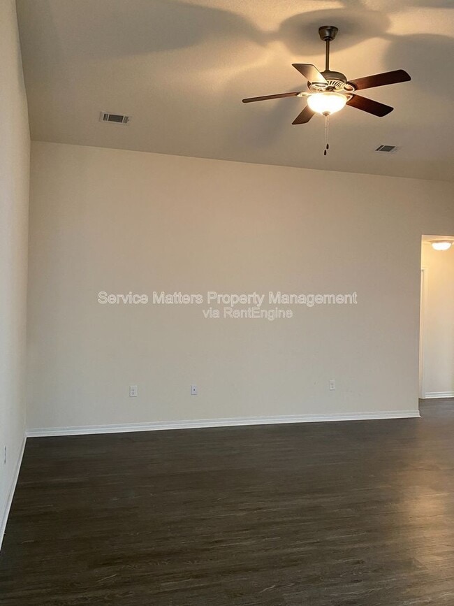 Building Photo - 5652 Peach Dr