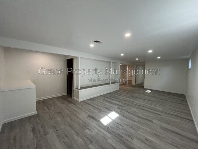 Building Photo - 1333 S Kendall Ct