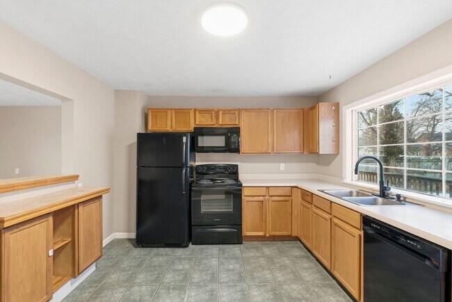 Building Photo - 3 Bedroom | 2 Bathroom | Nixa MO| Fenced Back Yard! | Nixa Schools!