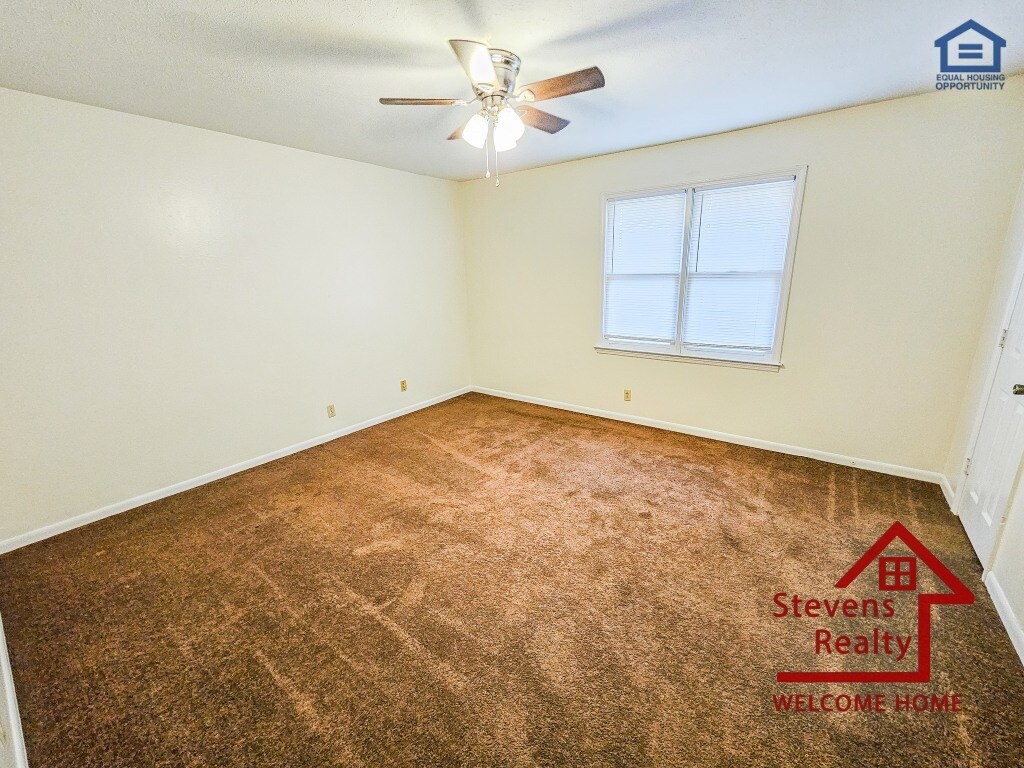 Building Photo - 117 Bybee Dr