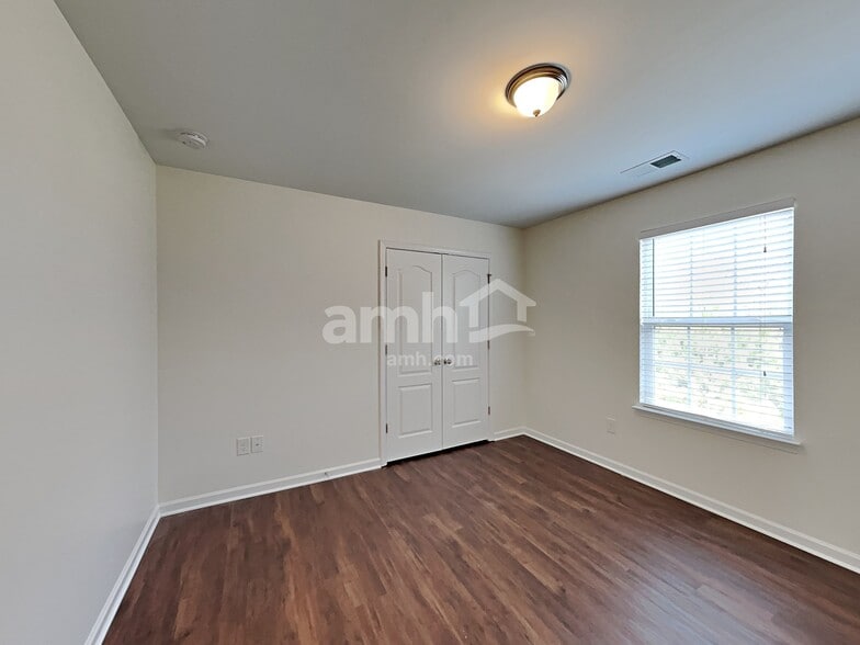 Building Photo - 128 Cherry Bark Dr