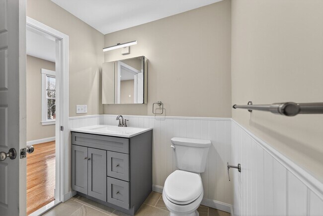 Building Photo - 42 Almont St