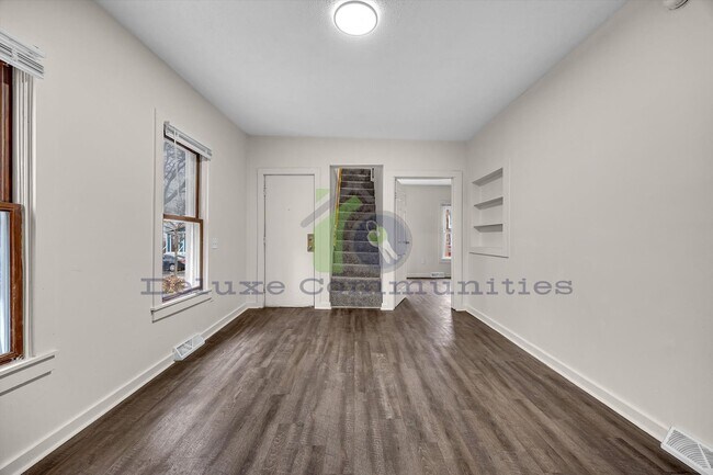 Building Photo - Spacious 4 Bedroom- Whole Home!