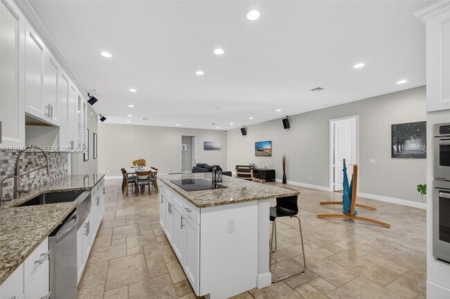 Building Photo - 18369 Mellen Ln