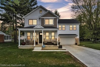 Building Photo - 5264 Cooley Lake Rd