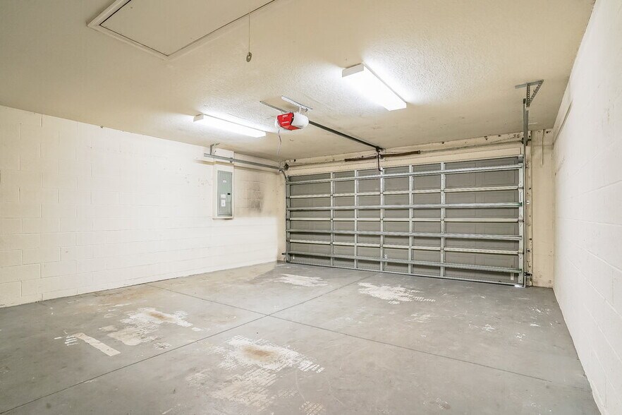 Building Photo - 35221 W Griffin Dr