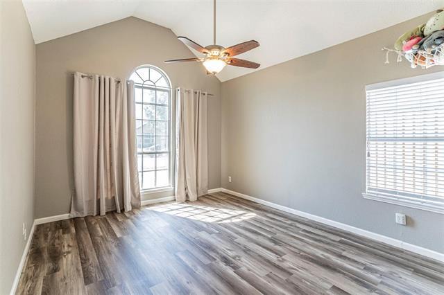 Building Photo - 8409 Lake Bend Dr
