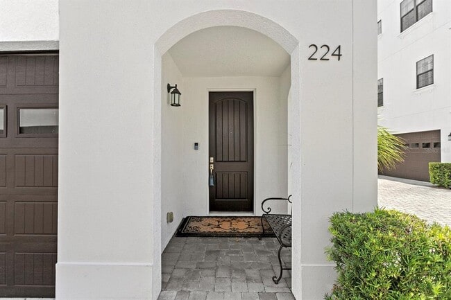 Building Photo - 224 S Audubon Ave
