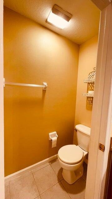 Building Photo - 1829 SW Hickock Terrace