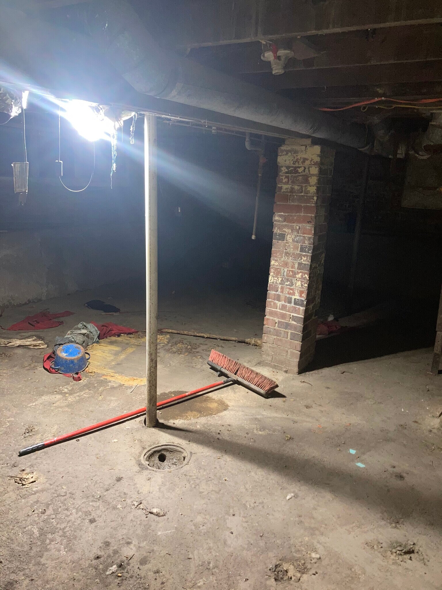 Building Photo - 1628 E Grand Ave