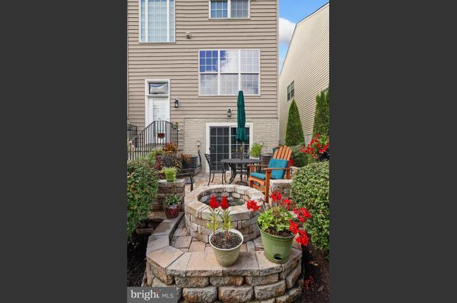 Building Photo - 12012 Chestnut Glen Rd