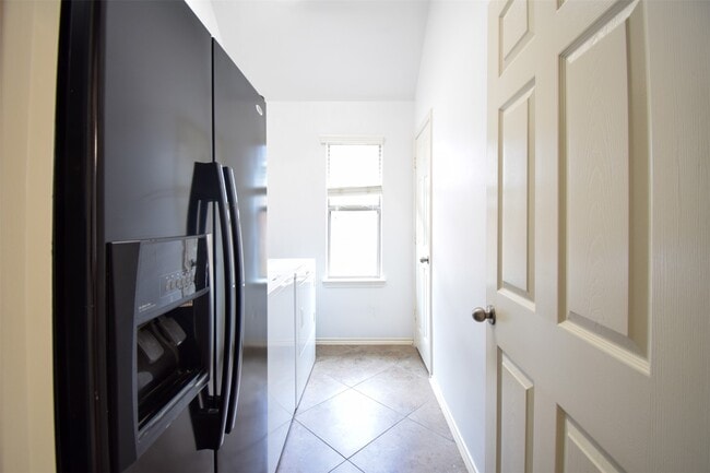 Building Photo - 1511 Eden Meadows Dr