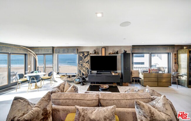 Building Photo - 6309 Ocean Front Walk