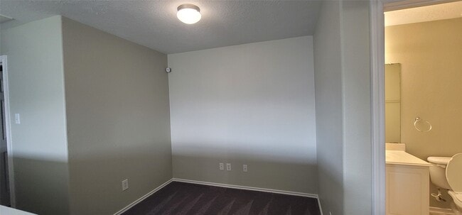 Building Photo - 14426 Mooreview Ln