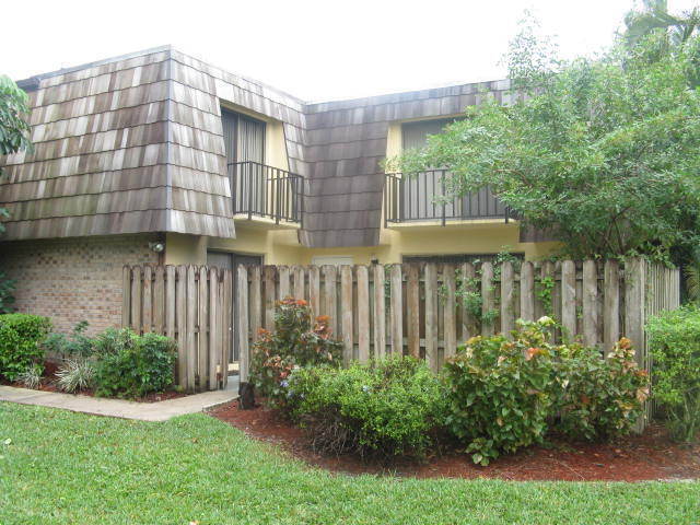 Primary Photo - Parkwoods 5576-4