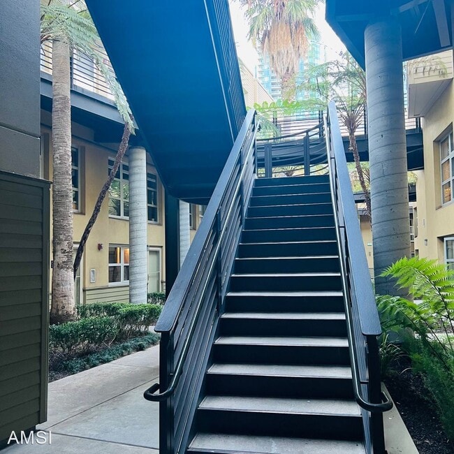 Building Photo - 2 br, 2 bath House - 400 Spear Street #220