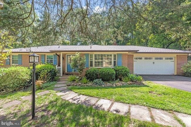 Primary Photo - 39225 Foxhill Rd