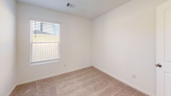 Building Photo - 16811 N Marie Vlg Dr