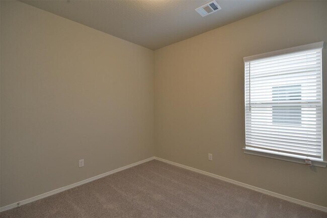 Building Photo - 24730 Winema Wds Ln