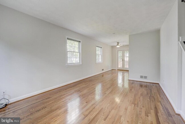 Building Photo - 5813 Fifer Dr