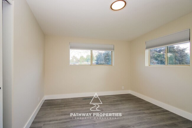 Building Photo - Charming 5-Bedroom Home in Provo’s Cottonw...