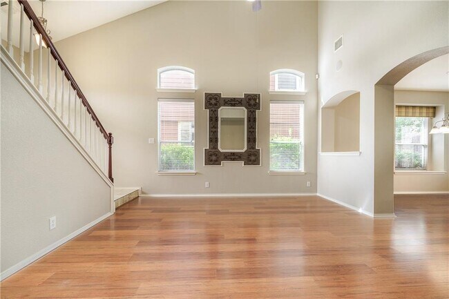 Building Photo - 8528 Harrier Dr
