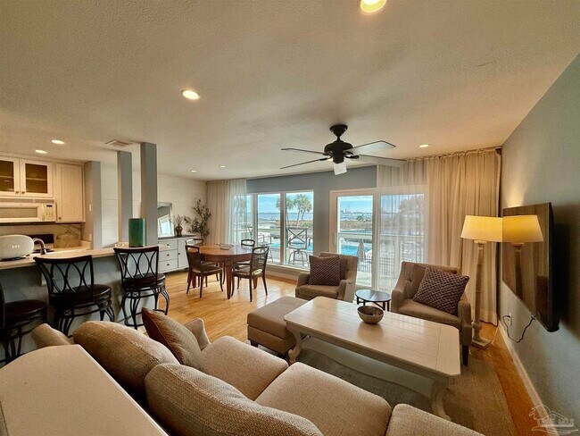 Building Photo - 200 Pensacola Beach Rd